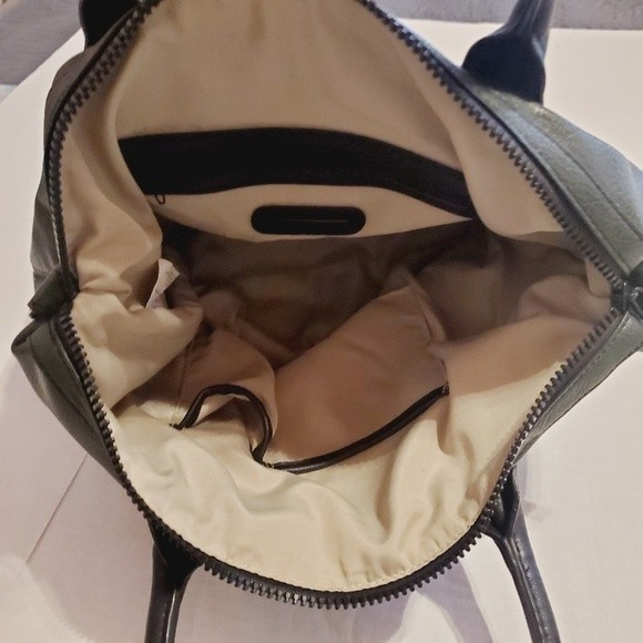 Steve Madden Emerald green with black strap shoulder crossbody bag - Picture 9 of 11